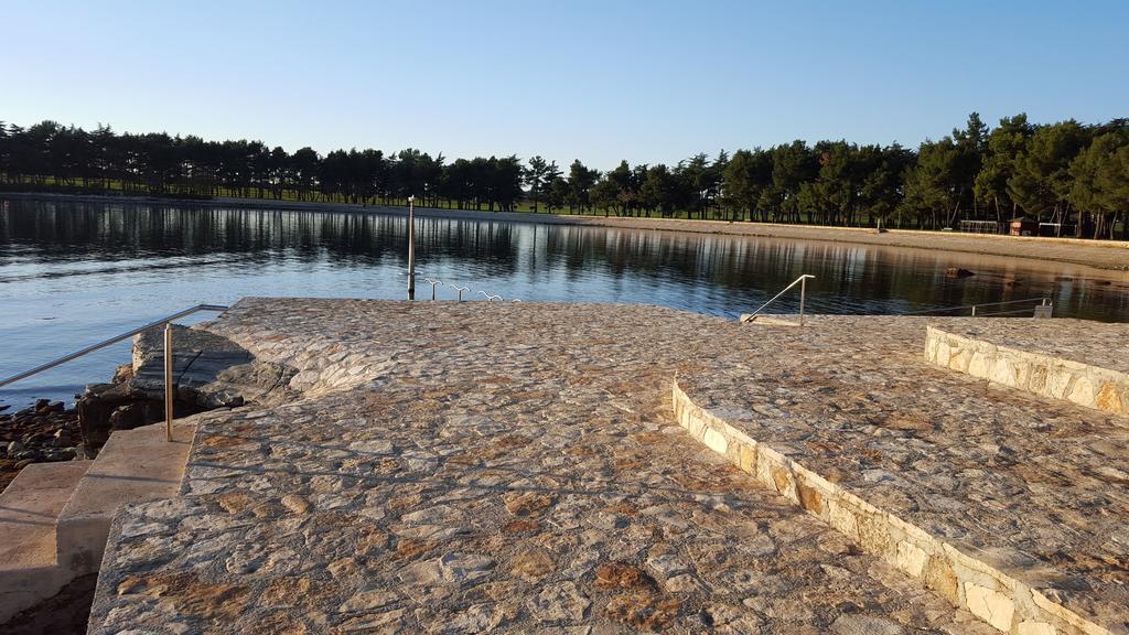 Lux Hotel Novigrad  Luaran gambar
